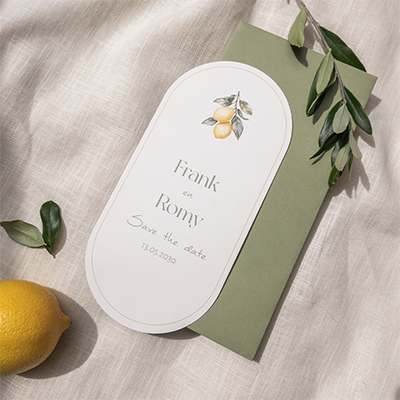 Ovalen save the date blaadjes met citroenen