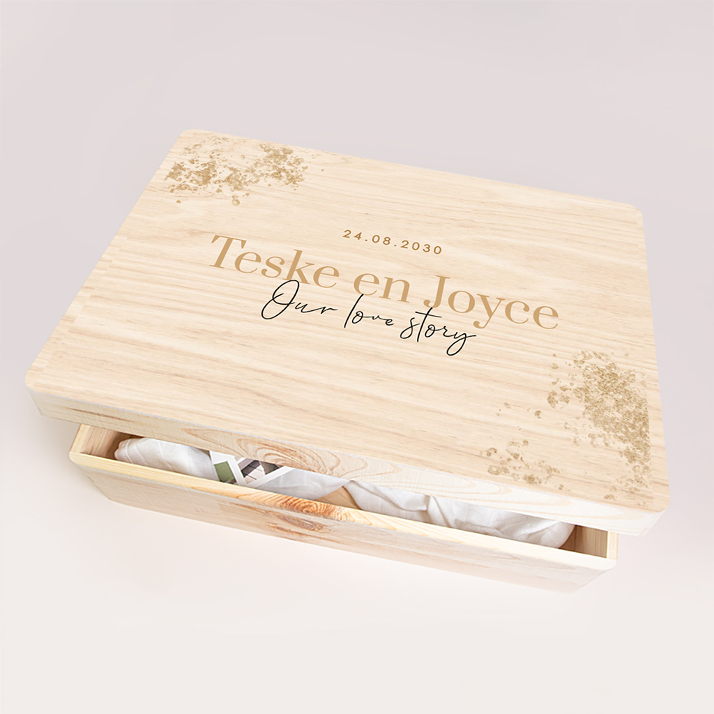 Stijlvolle memorybox bruiloft met gouden glitters