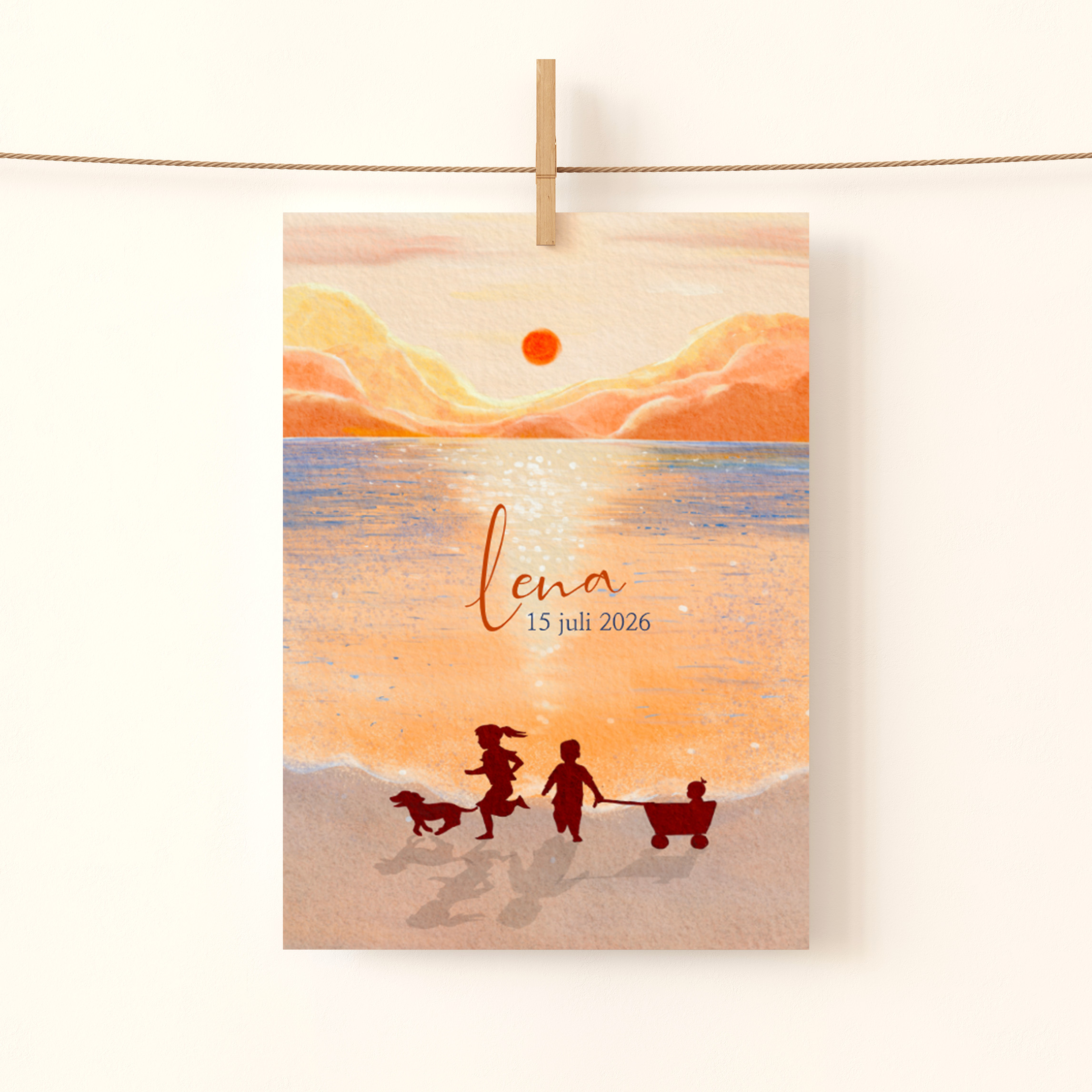 Geboortekaartje spelende kinderen bij ondergaande zon.