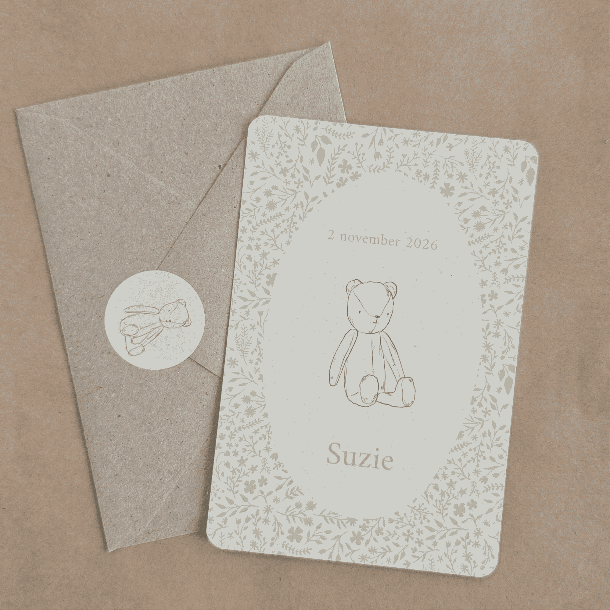 NEUTRAAL GEBOORTEKAARTJE BEERTJE MET BLOEMETJES