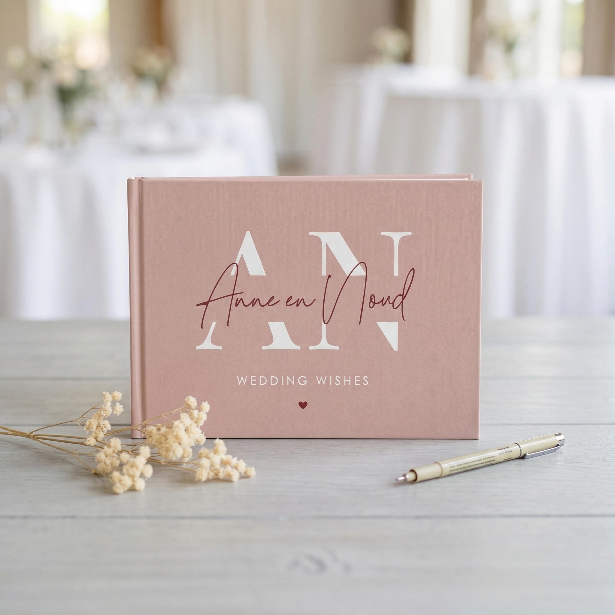 Gastenboek bruiloft met grote initialen
