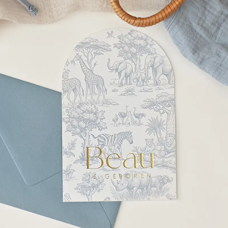 Origineel geboortekaartje met safaridieren in Toile de Jouy-style