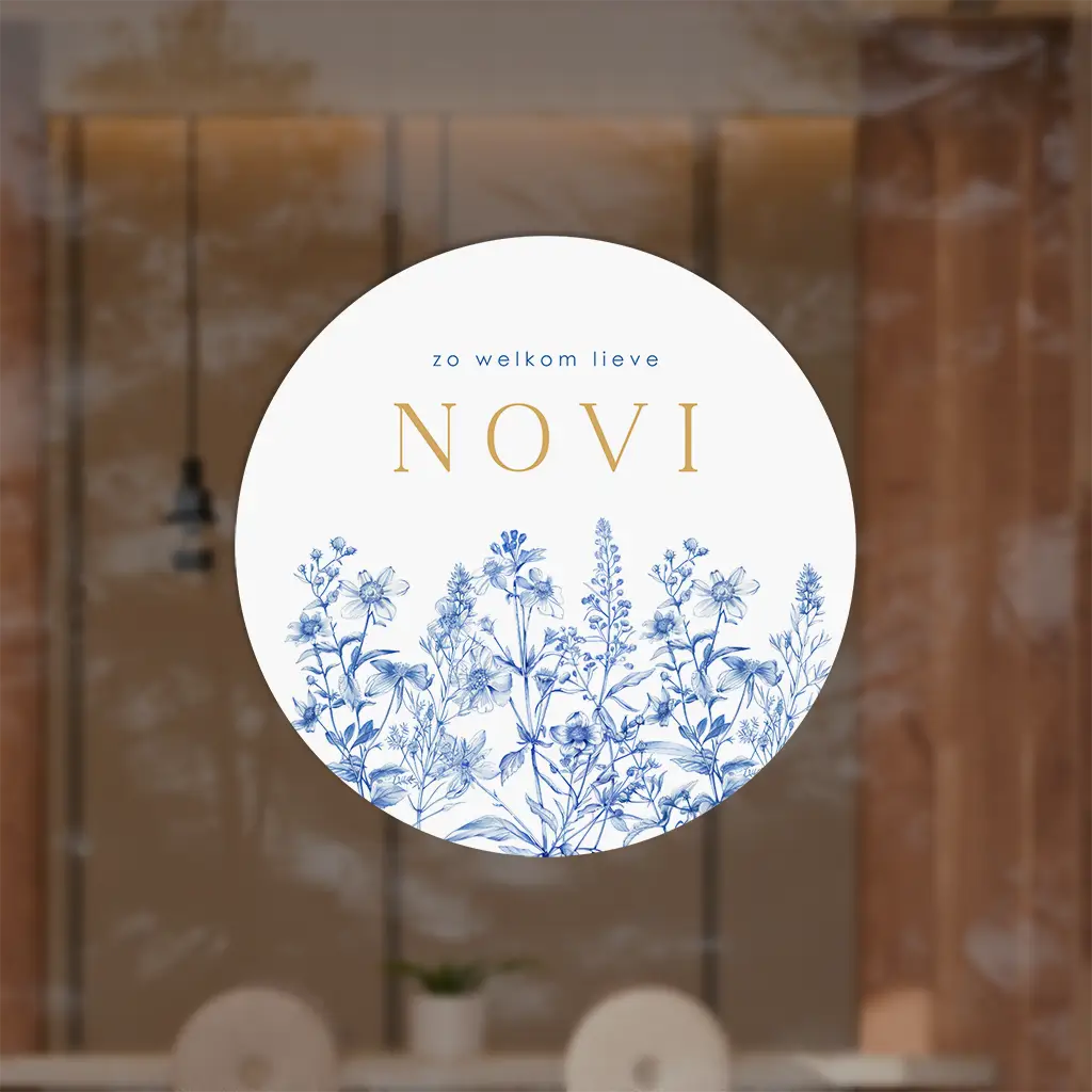 Mooie raamsticker met Delfts blauwe bloemen