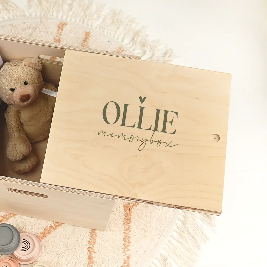 Memorybox met hartje en naam in groenetinten