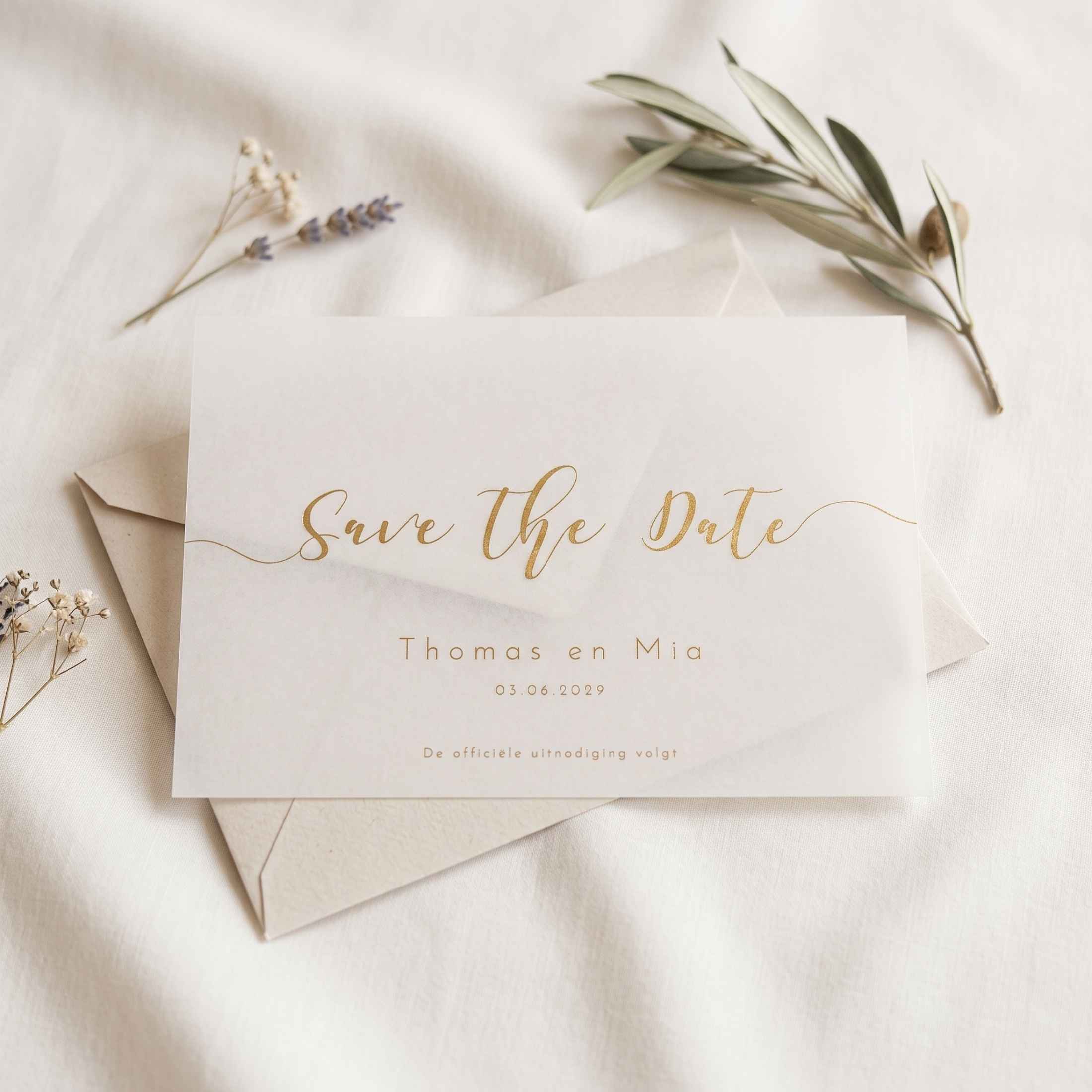 Moderne Save the Date kaart kalkpapier goudfolie