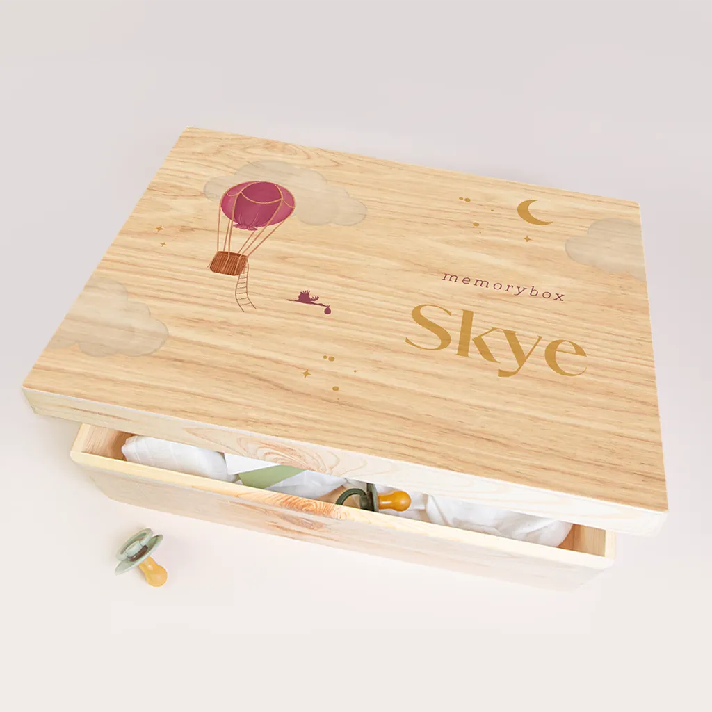 Memory box baby meisje met luchtballon en maan