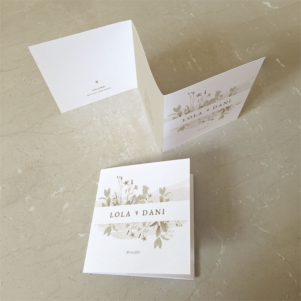 Vintage zigzag trouwkaart met floral kader en foto