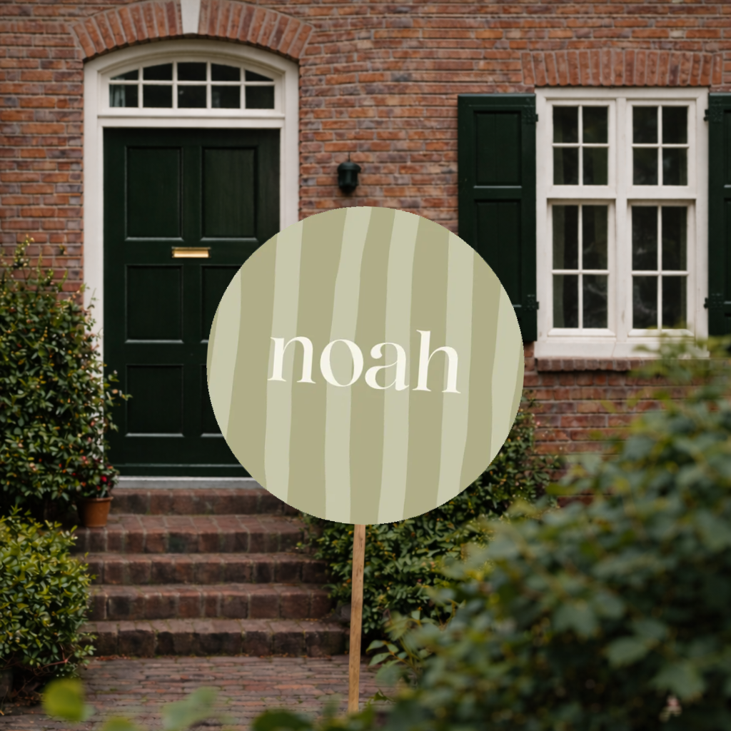 Rond tuinbord met strepen – Modern geboortebord tuin