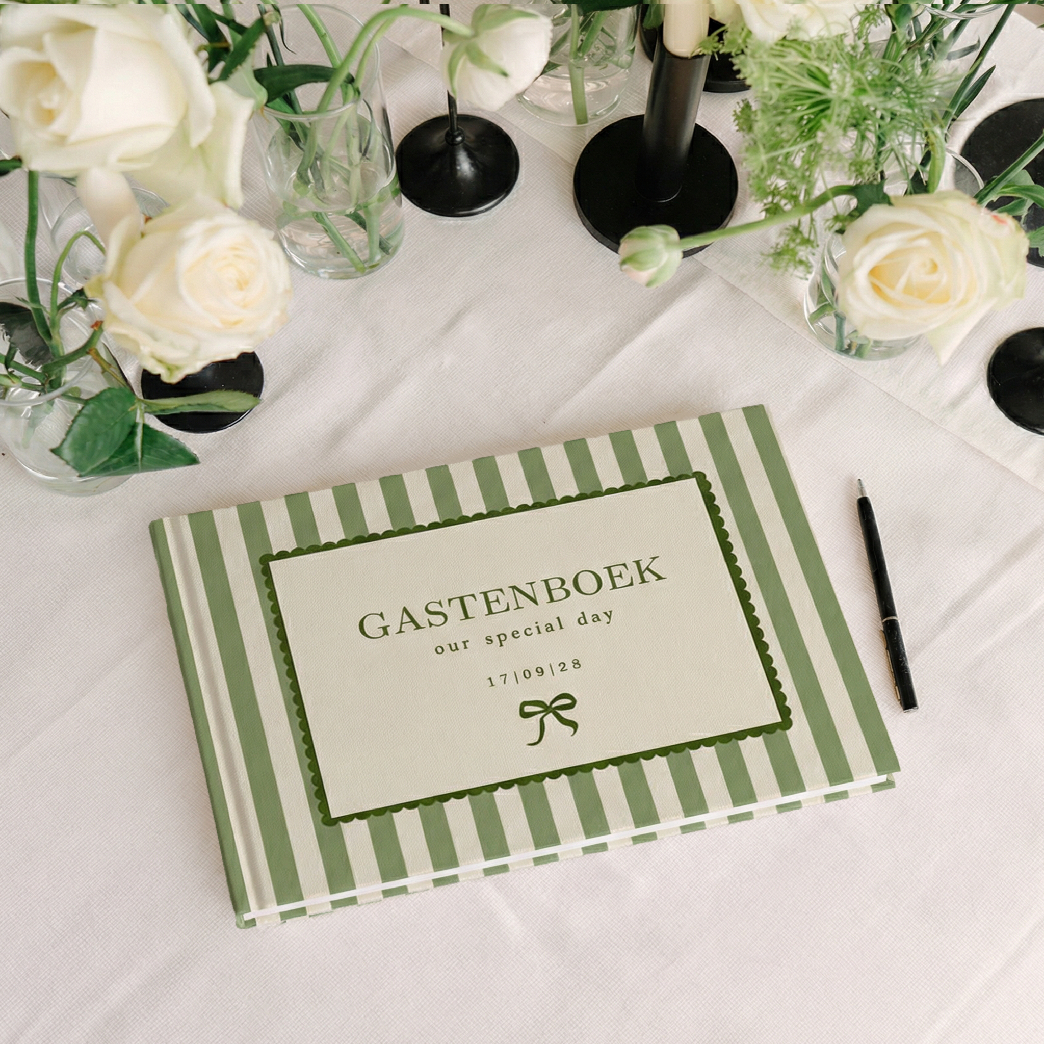 Gastenboek bruiloft klassiek met strepen en strik