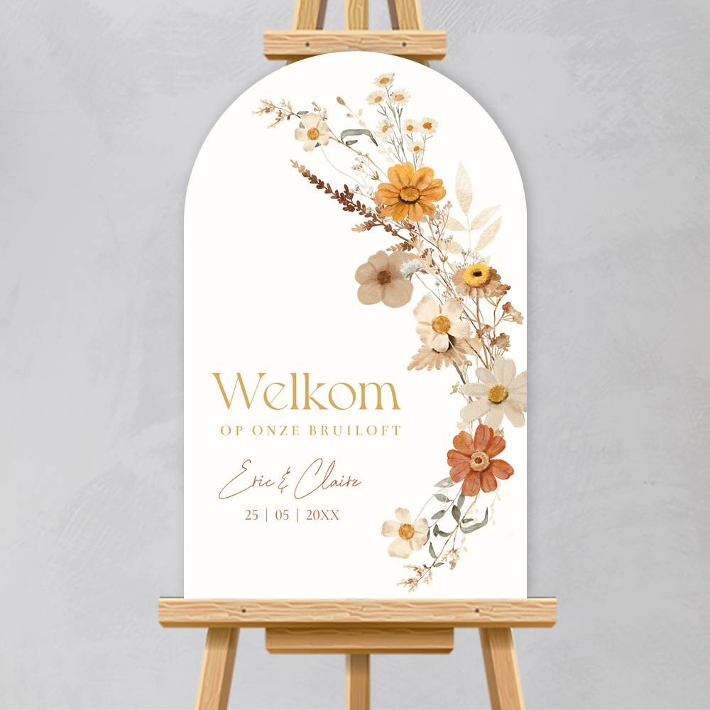 Bruiloftsbord bloemen boeket boog vorm