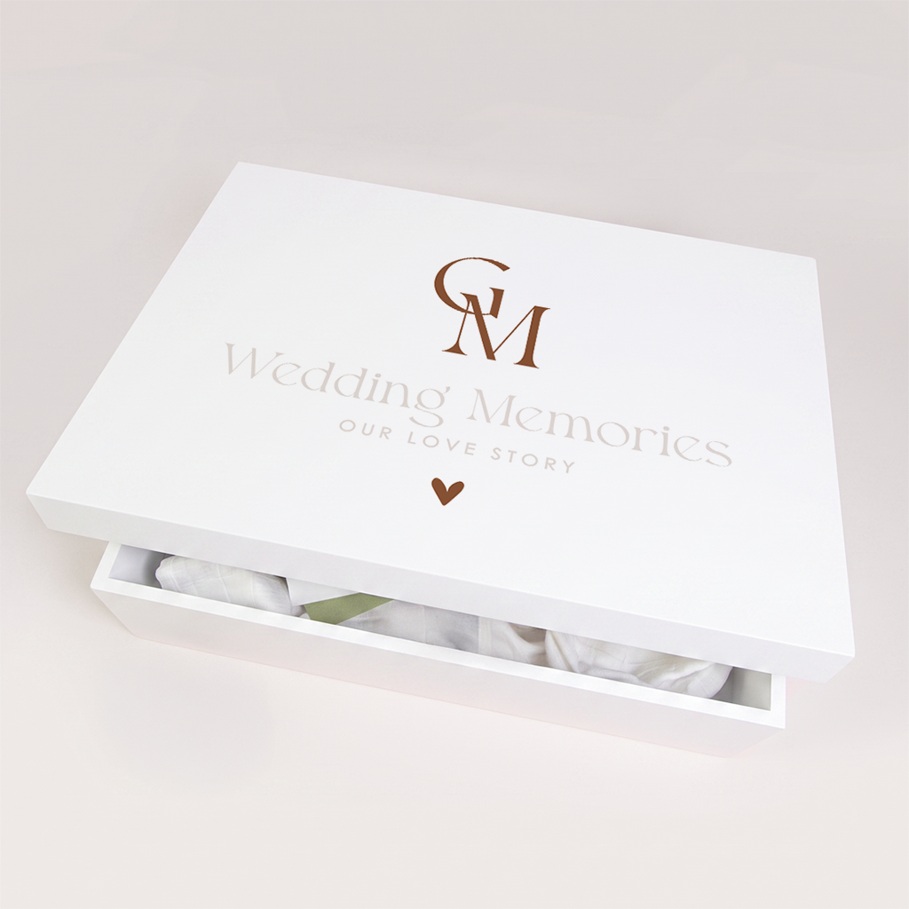 Memorybox huwelijk met initialen en hartje in bruin