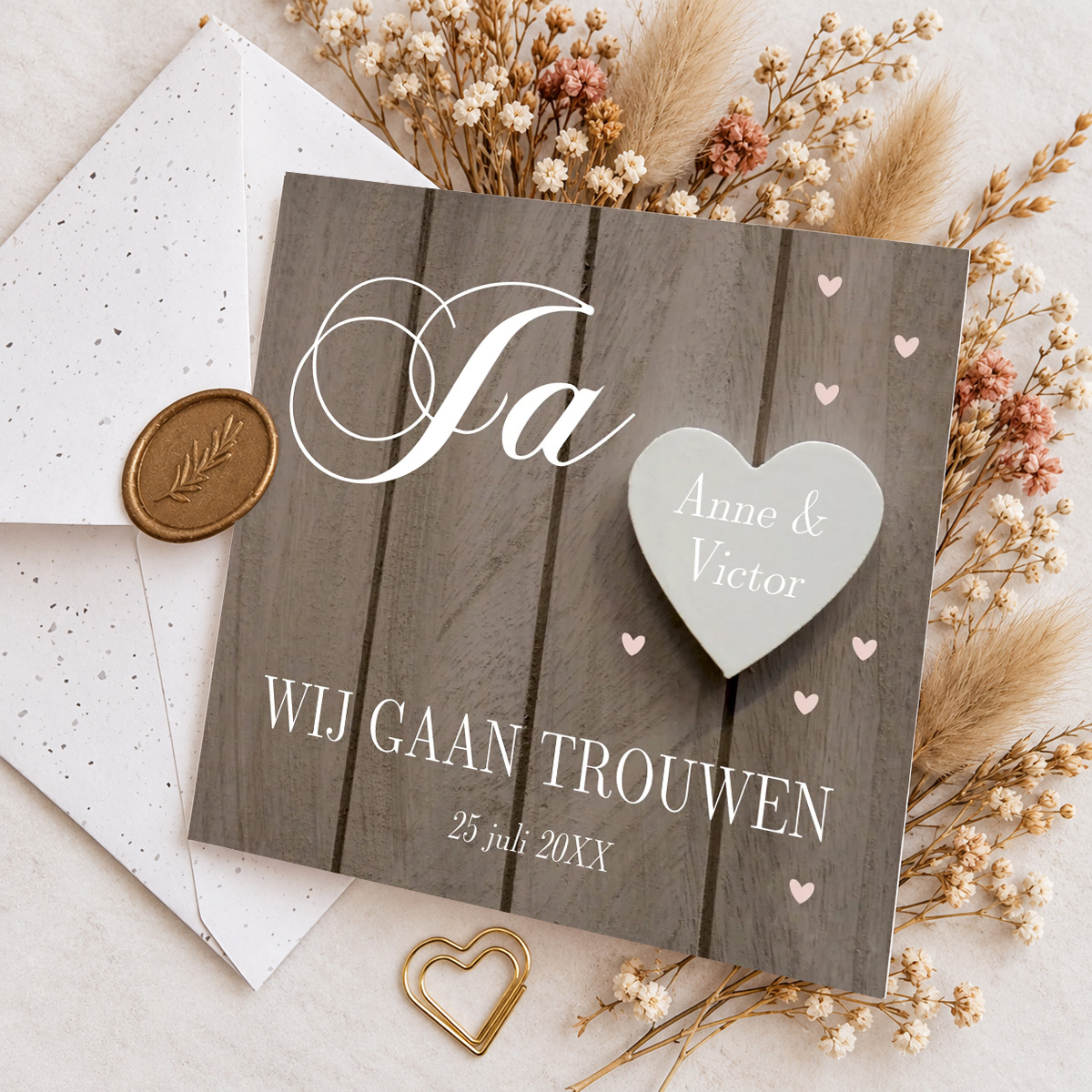 Rustieke trouwkaart bruin houtlook met hartje