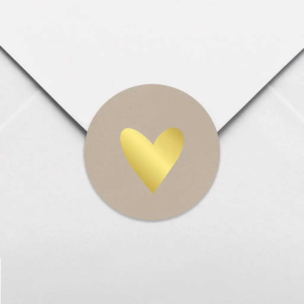 Beige sluitsticker met goudfolie hartje - per vel