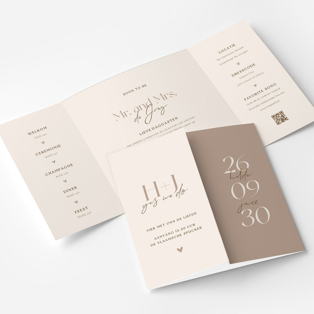 Trouwkaart met theatervouw in beige tinten