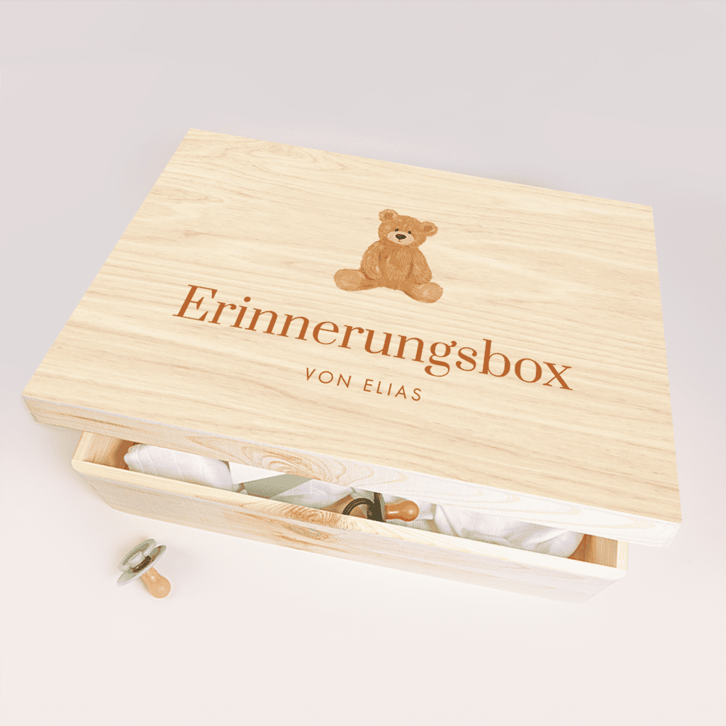 Erinnerungsbox aus Holz für Babys mit Teddy auf dem Deckel