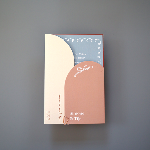 Trouwkaart insteekmapje Romantische lijntekeningen