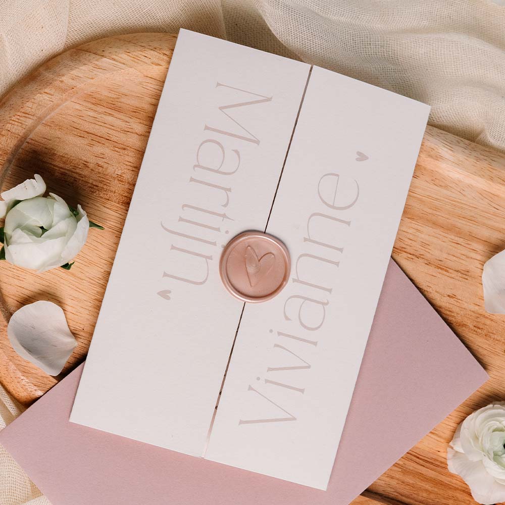 Klassieke trouwkaart theatervouw beige