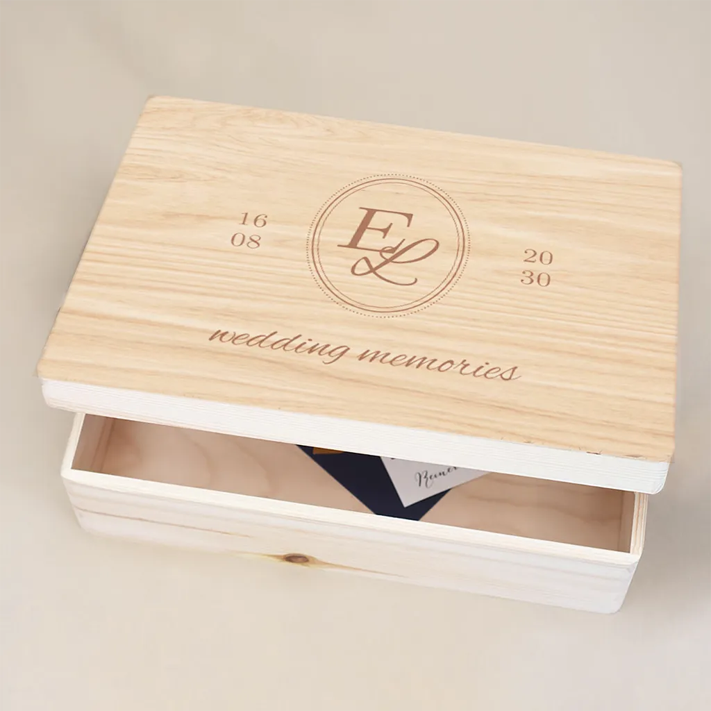 Erinnerungskiste zur Hochzeit mit klassischem Design
