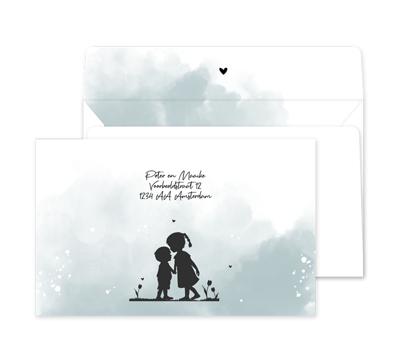 Blauwe watercolour envelop op maat met silhouetjes van zus en broertje