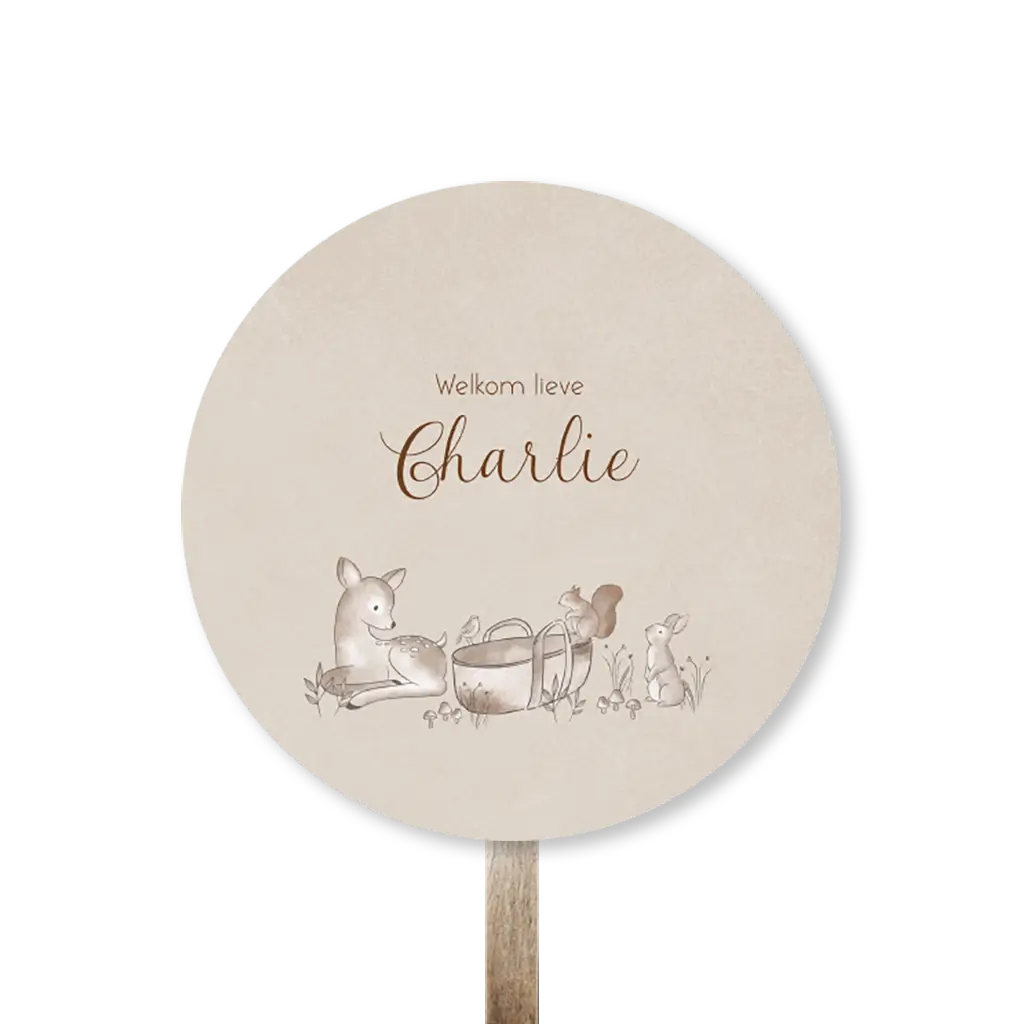 Tuinbord met lieve bosdieren en mandje