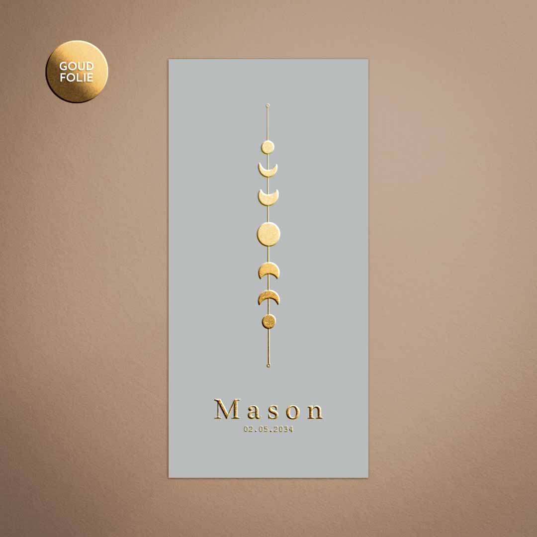 Trendy geboortekaartje met maanslinger en blauwe achtergrond