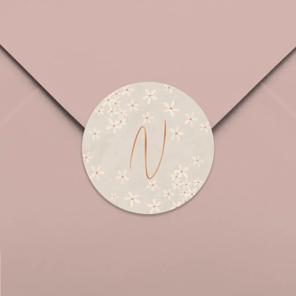 Sluitsticker met bloemetjes en hoogglans initiaal - per vel