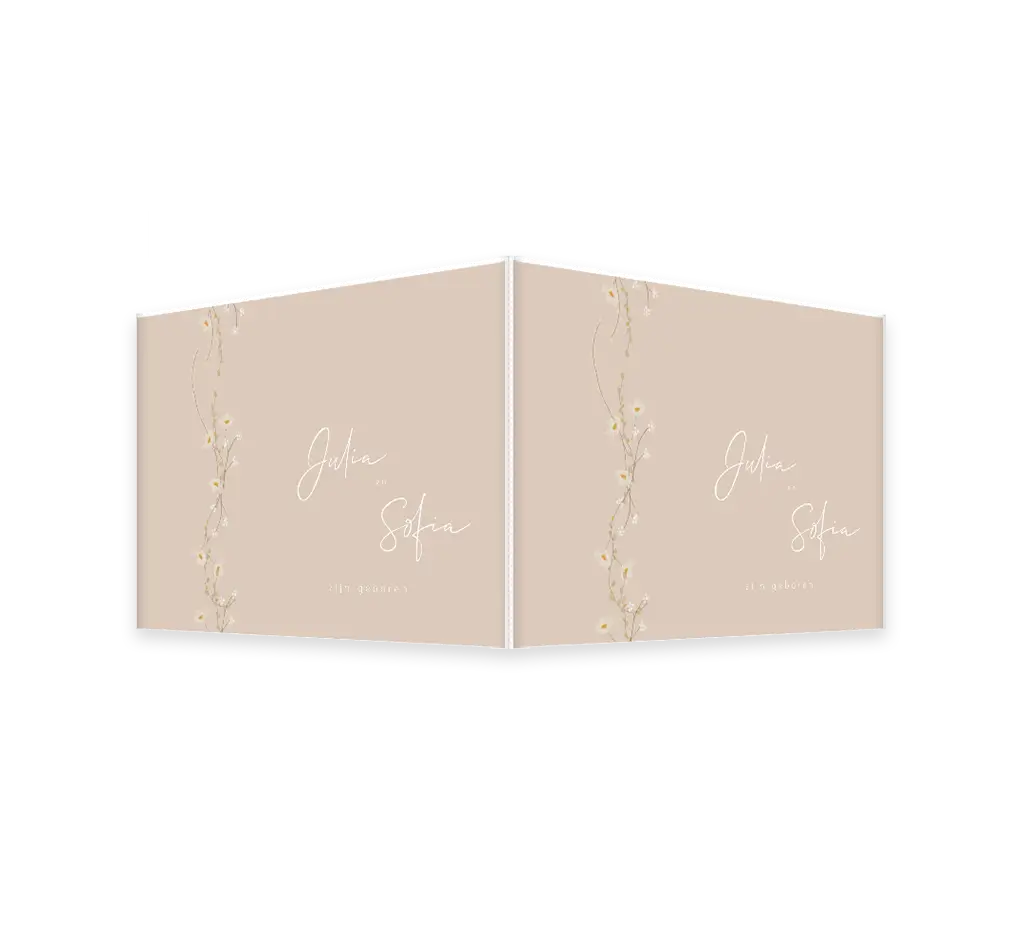 Poederroze geboortebord met bloemenslinger