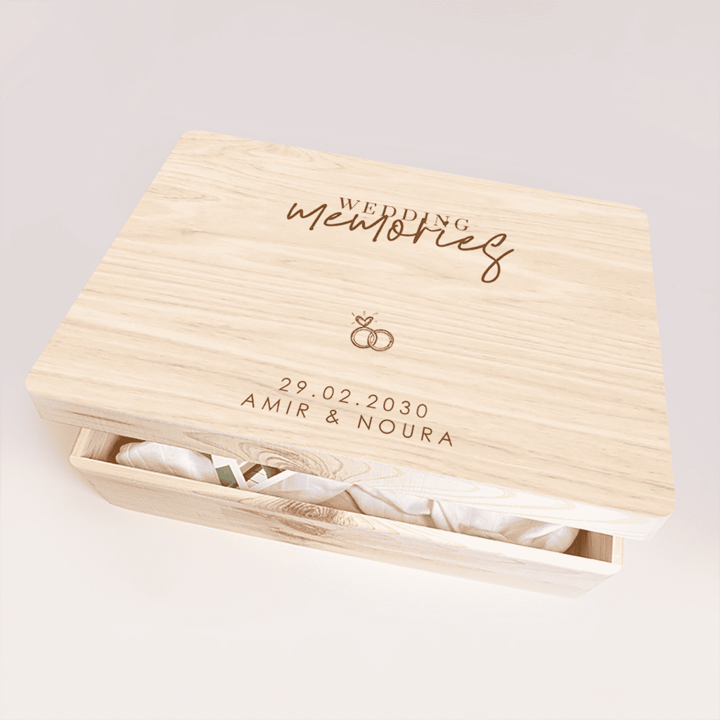 Hölzerne Erinnerungskiste Hochzeit mit Ring Motiv