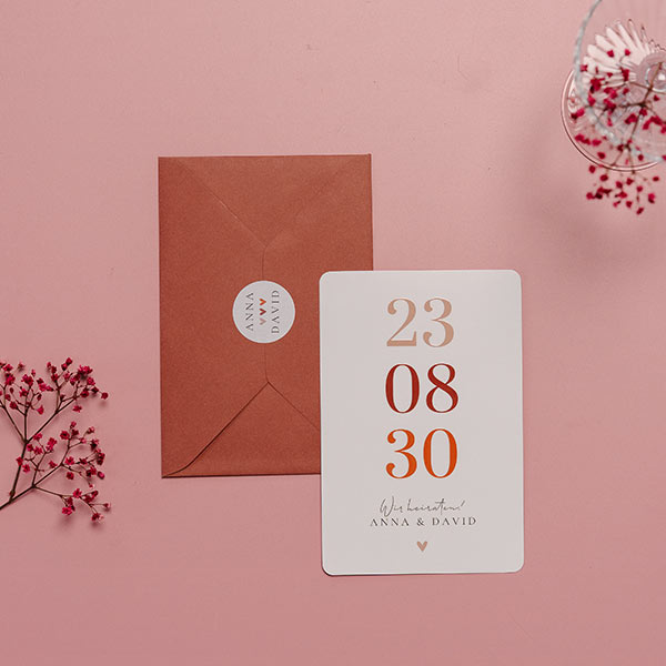 Minimalistische Hochzeitseinladung mit schickem Foliendruck