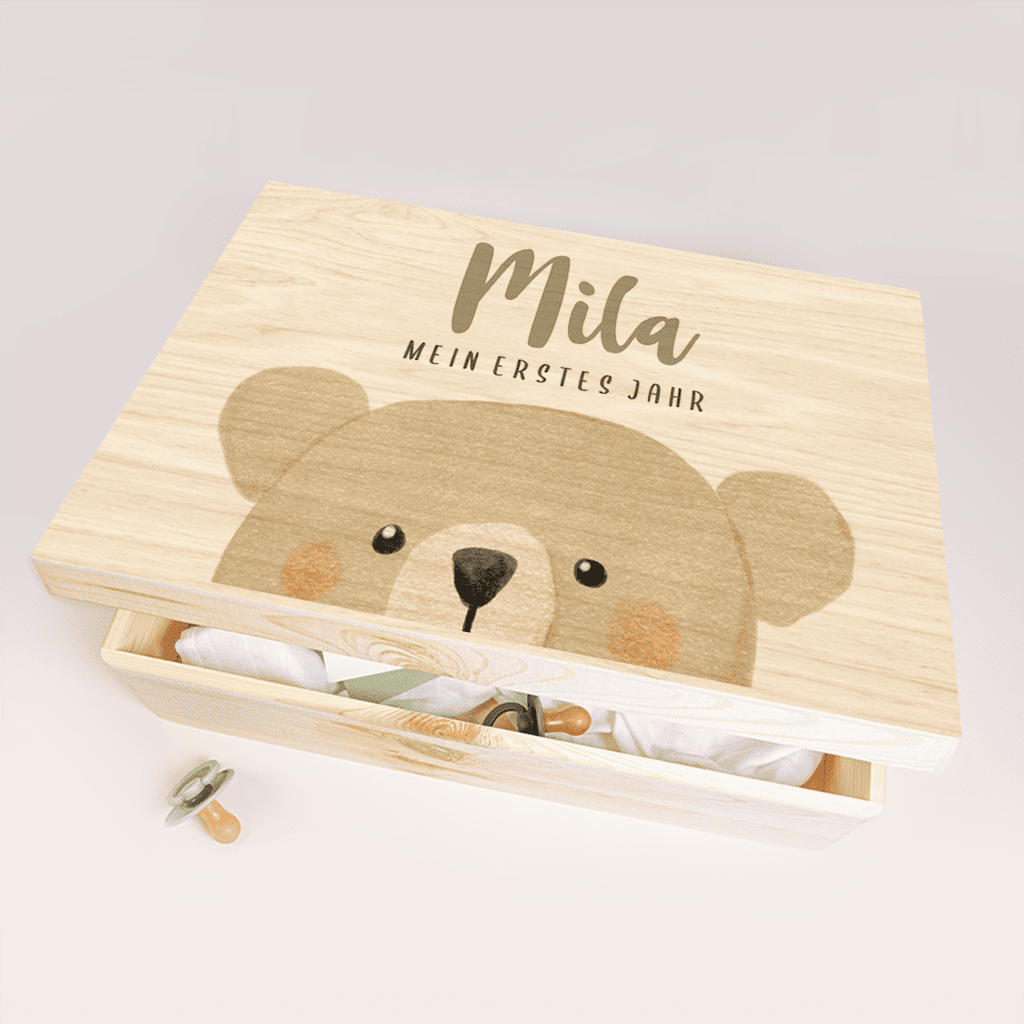 Erinnerungskiste aus Holz mit süßem Teddy Motiv und Namen des Kindes