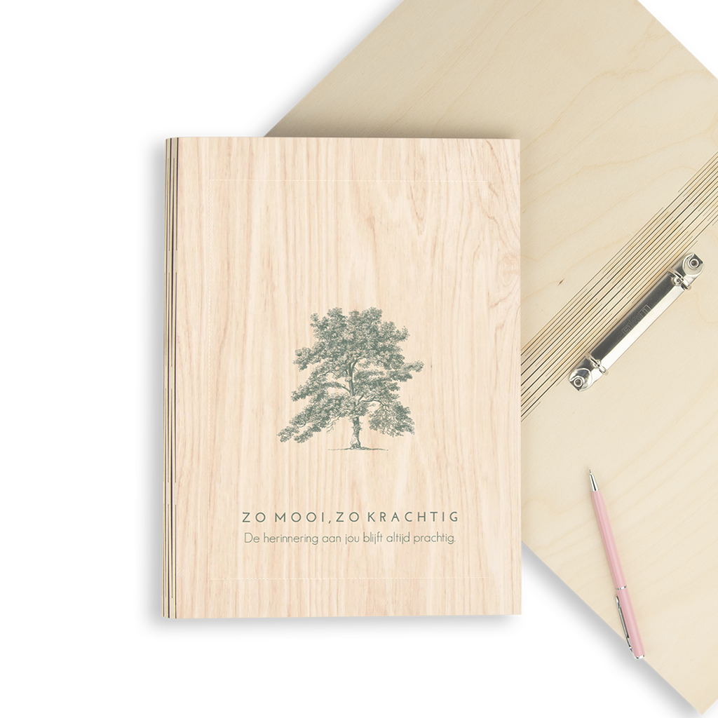 Houten condoleance omslag met illustratie van een boom