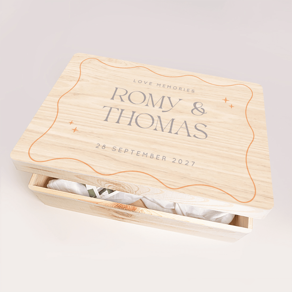 Trendy bruiloft memorybox met golvend kader en sterren