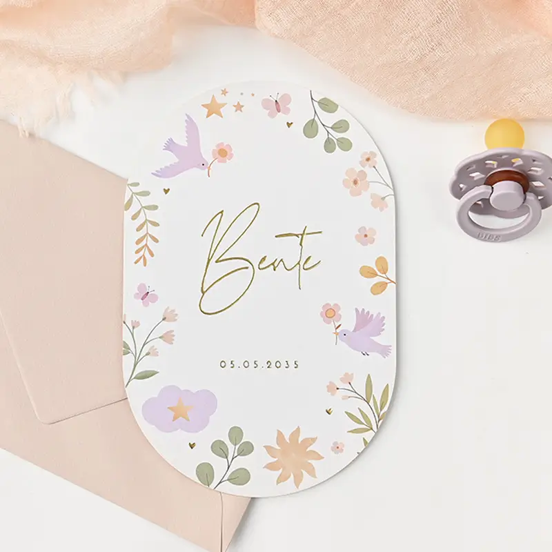 Ovaal geboortekaartje meisje met vogels en bloemen