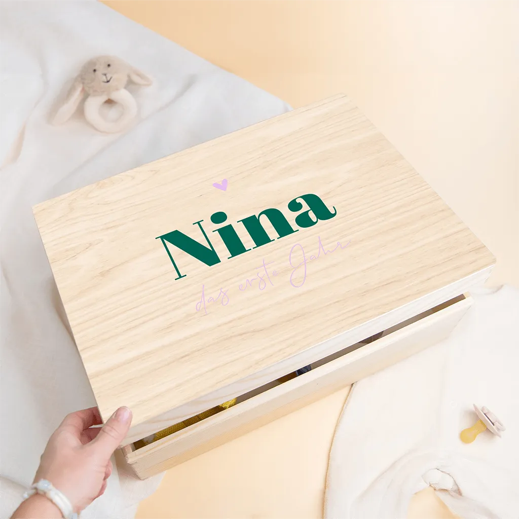 Erinnerungsbox für das erste Babyjahr im Colorblocking Stil