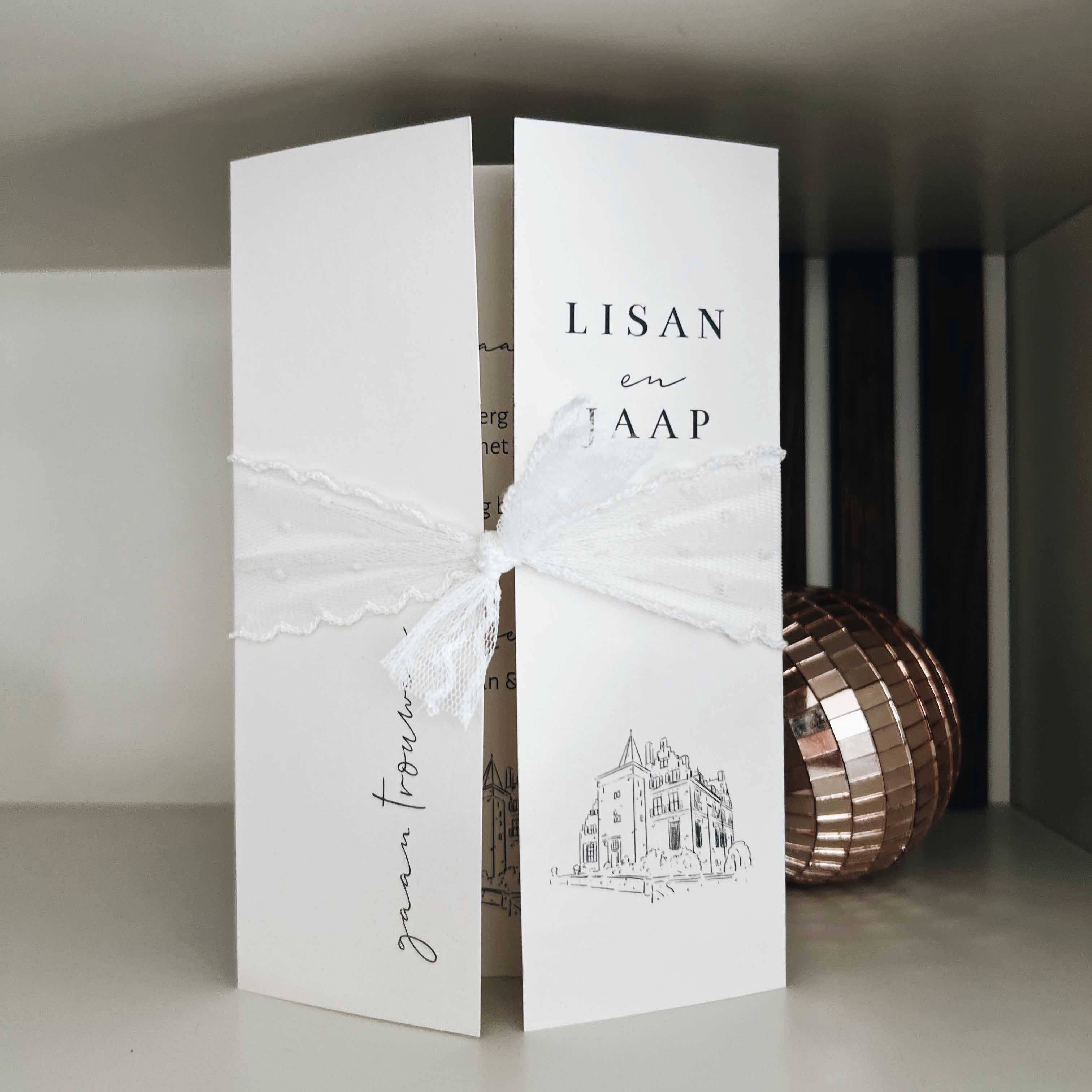 Luikvouw trouwkaart klassiek met trouwlocatie kasteel Wijenburg