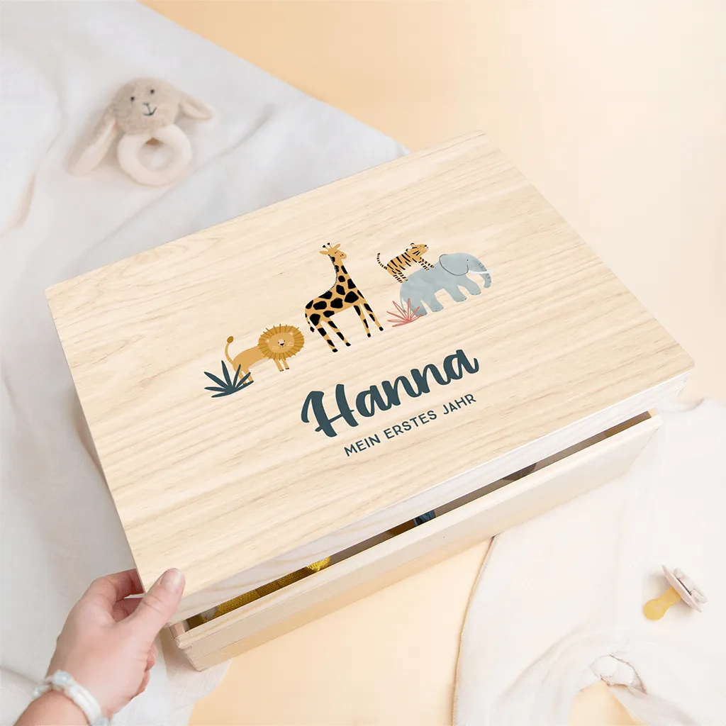 Personalisierbare Memorybox für Babys mit süßen Tieren auf dem Deckel