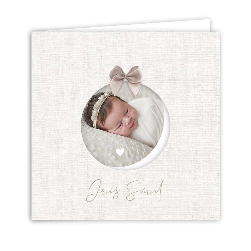 Geboortekaartje doorkijk met foto en strikje