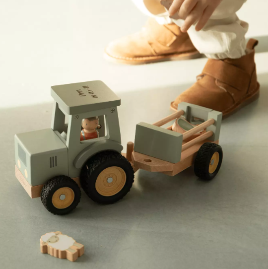 Little Dutch houten tractor met trailer en naam