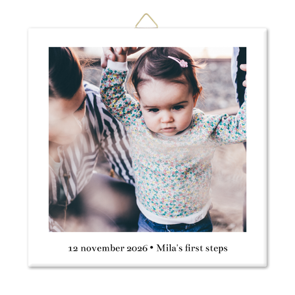 Keramiek tegeltje met foto van de eerste stapjes