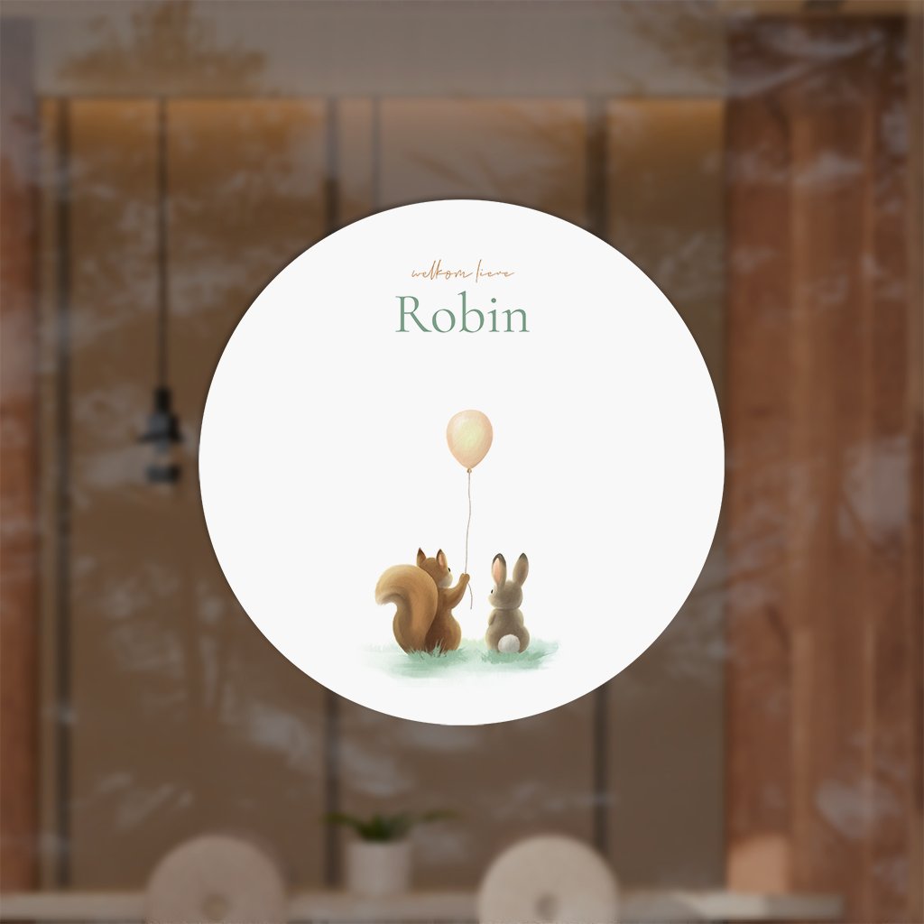 Raamsticker rond eekhoorn, konijn en ballon