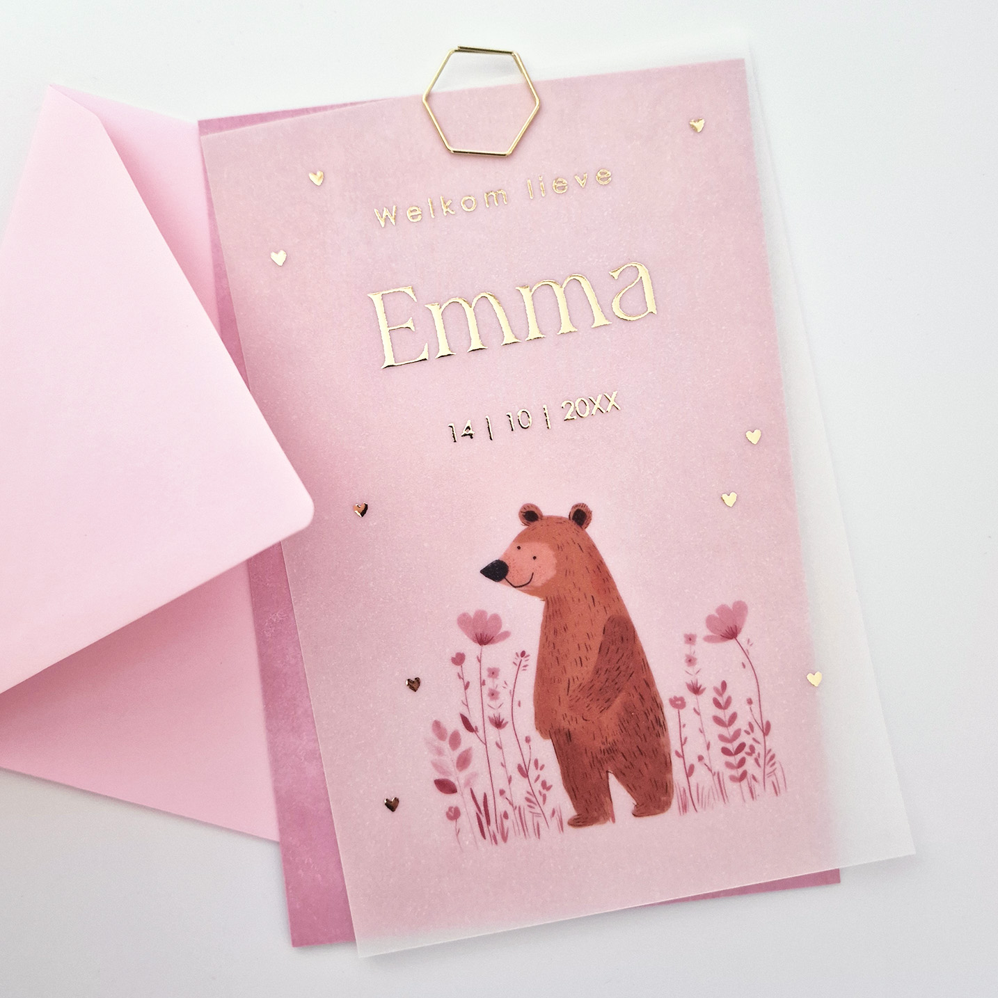 Deel 1 - kalkpapier voorkant geboortekaartje beertje meisje goudfolie