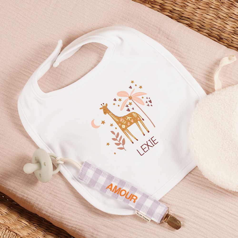 Slabbetje met giraf in folk stijl