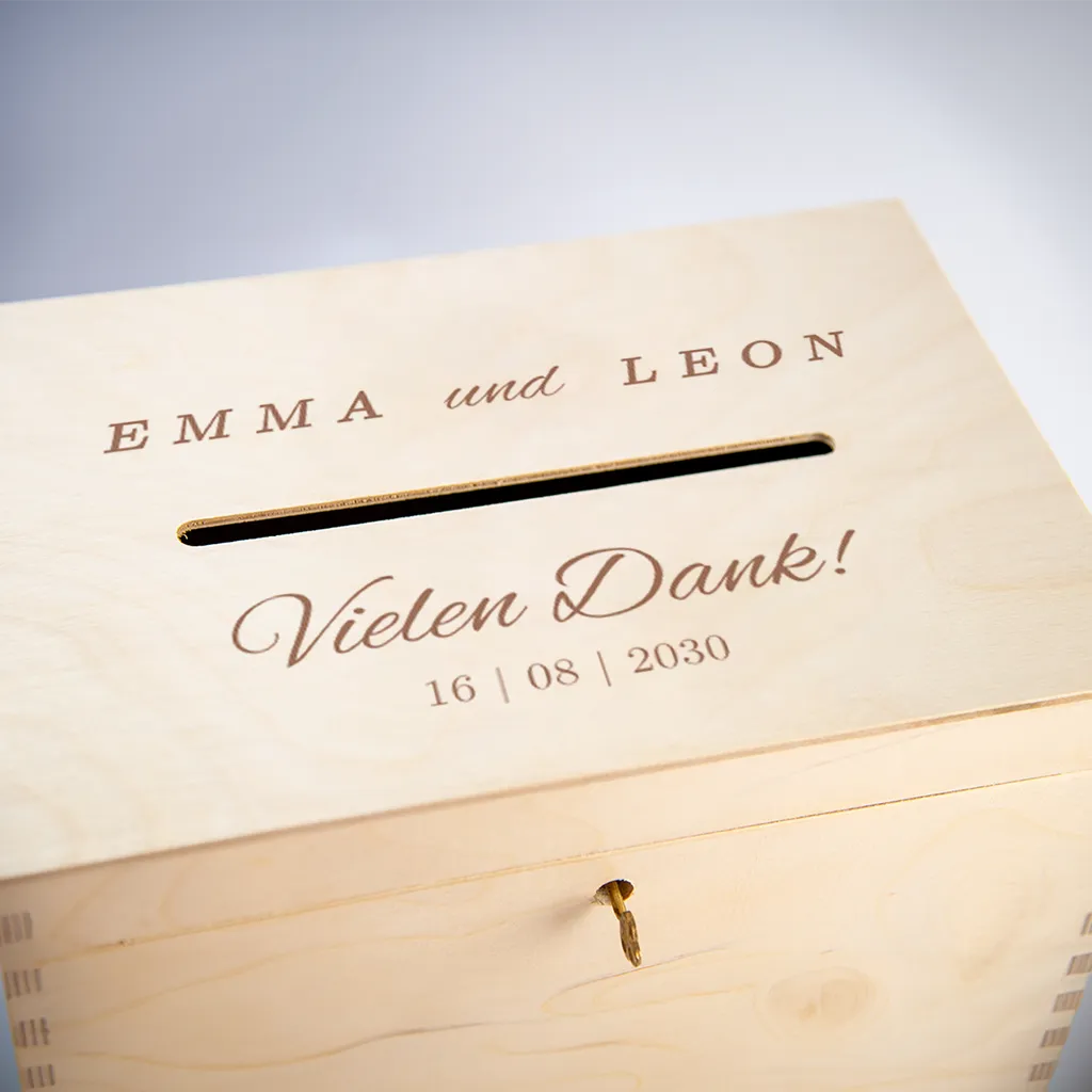 Kartenbox zur Hochzeit mit Schrift in Braun