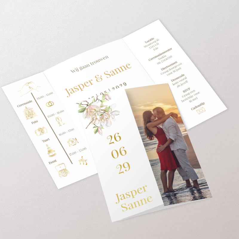 Trouwkaart met luikvouw magnolia goudfolie