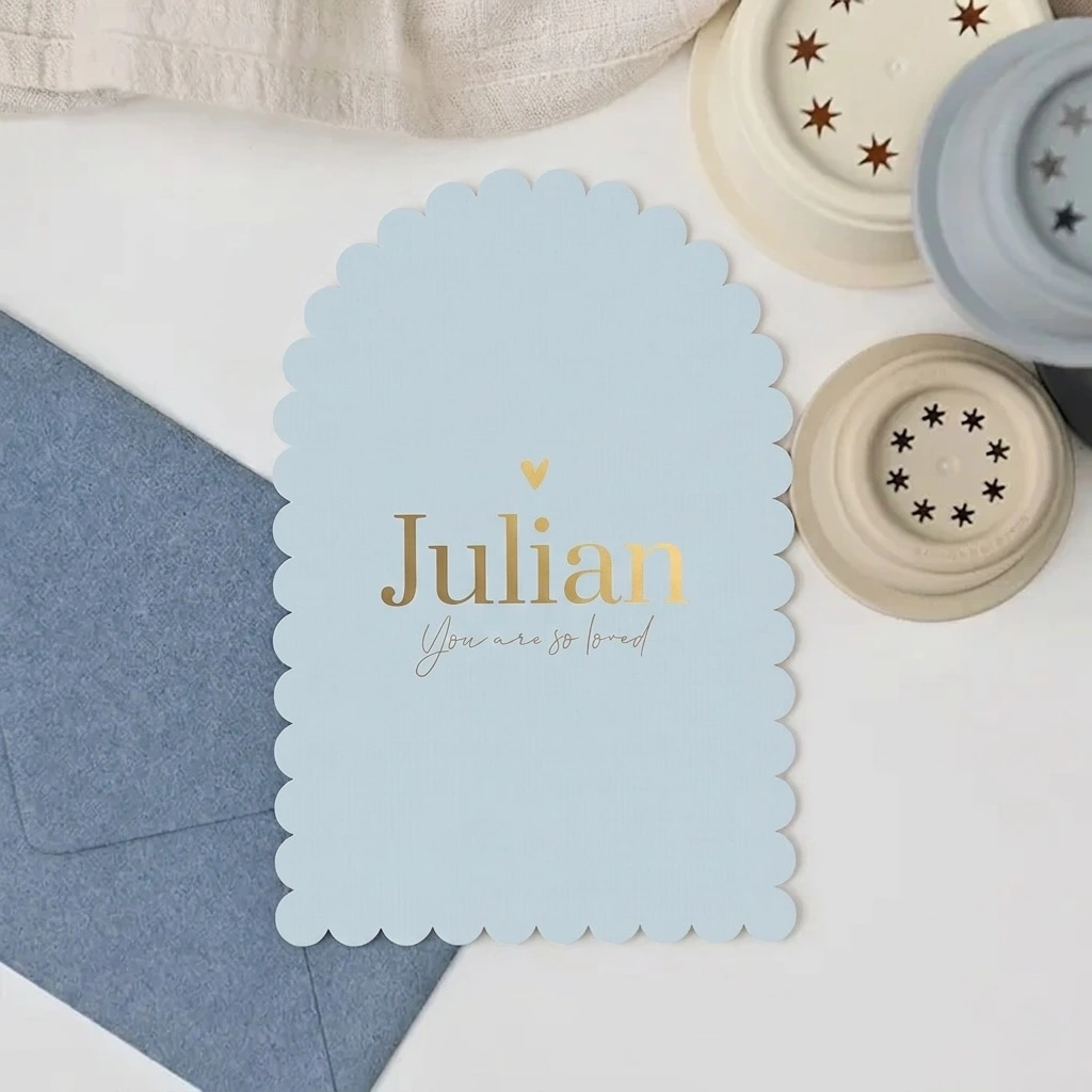 Blauw geboortekaartje met golfjes