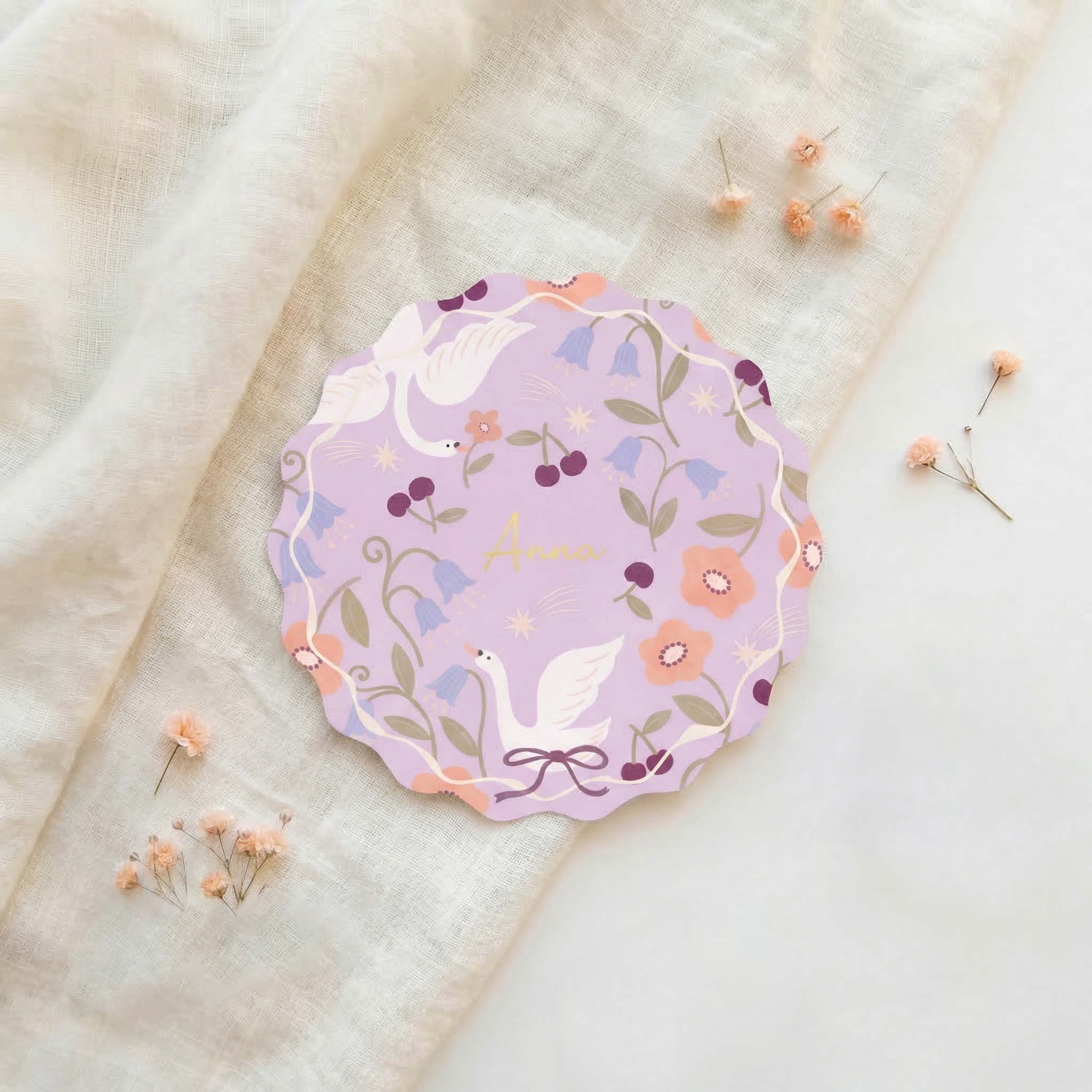 Geboortekaartje meisje lila zwanen bloemen unieke vorm