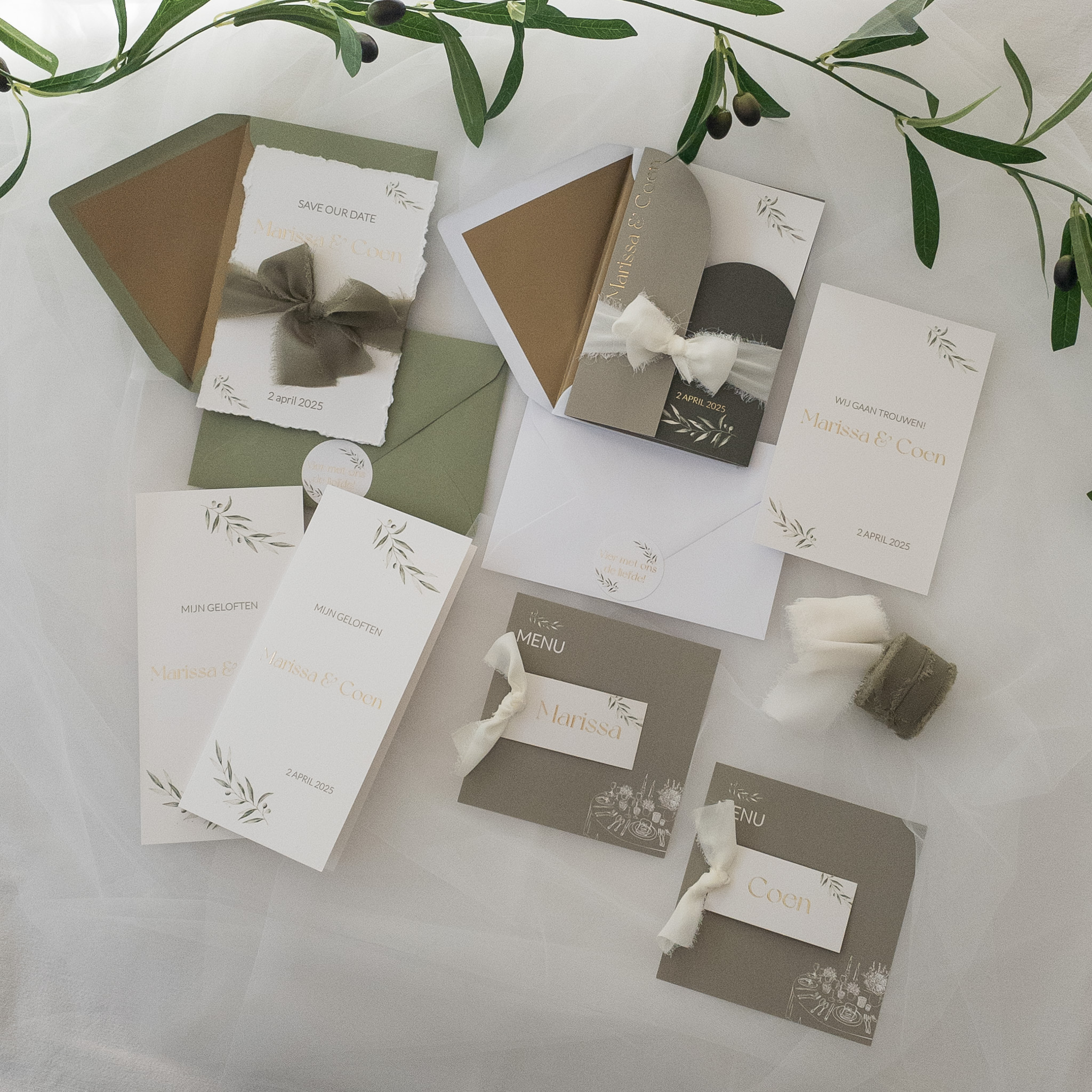 Trouw huisstijl olijftakken goudfolie