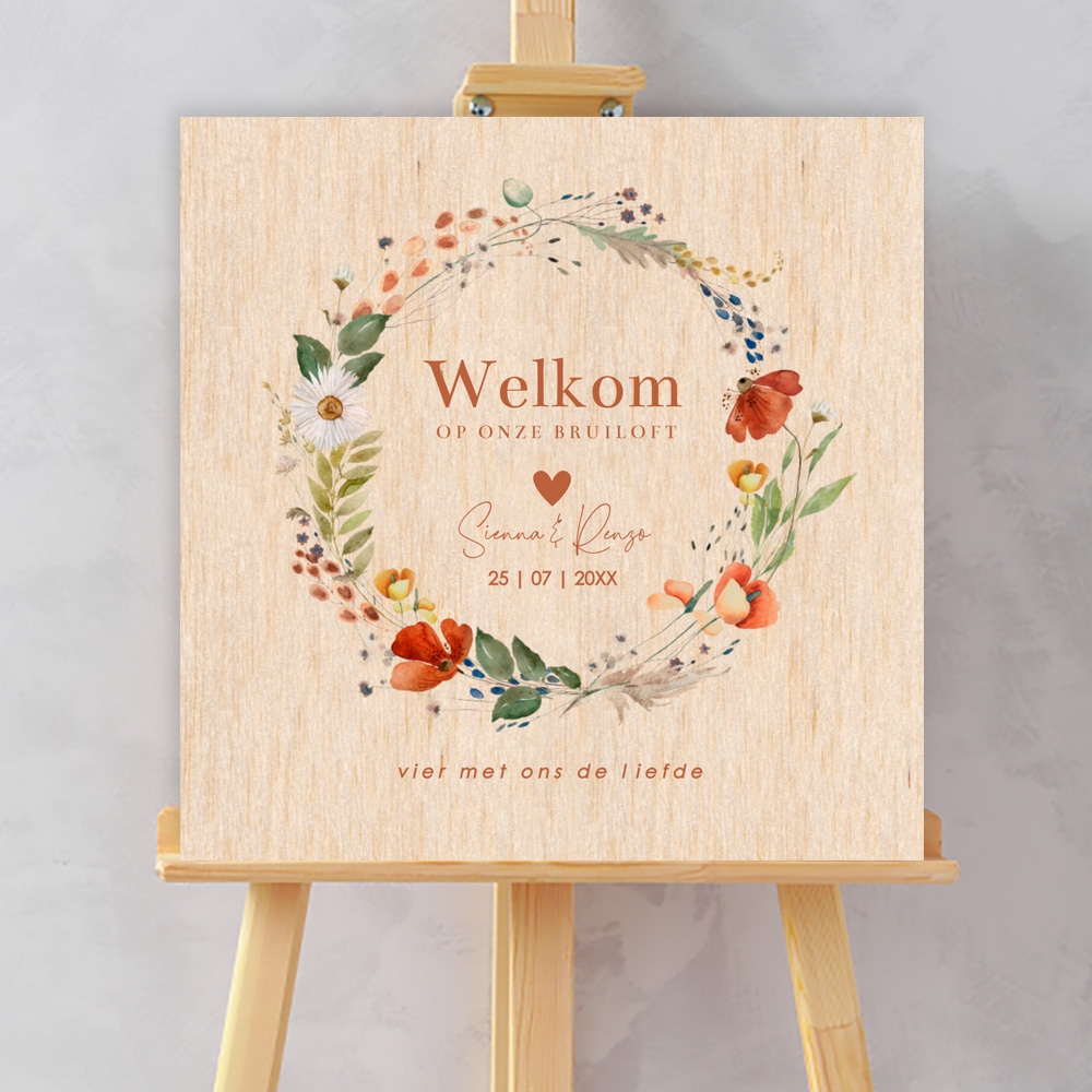 Bruiloftsbord veldbloemen rood houtlook
