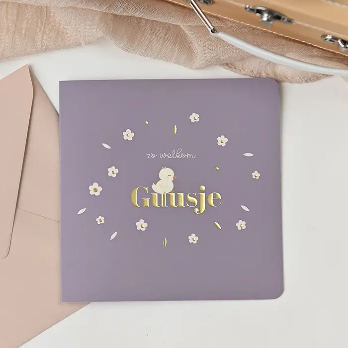 Babykaartje met eendje, bloemen en naam in goudfolie 