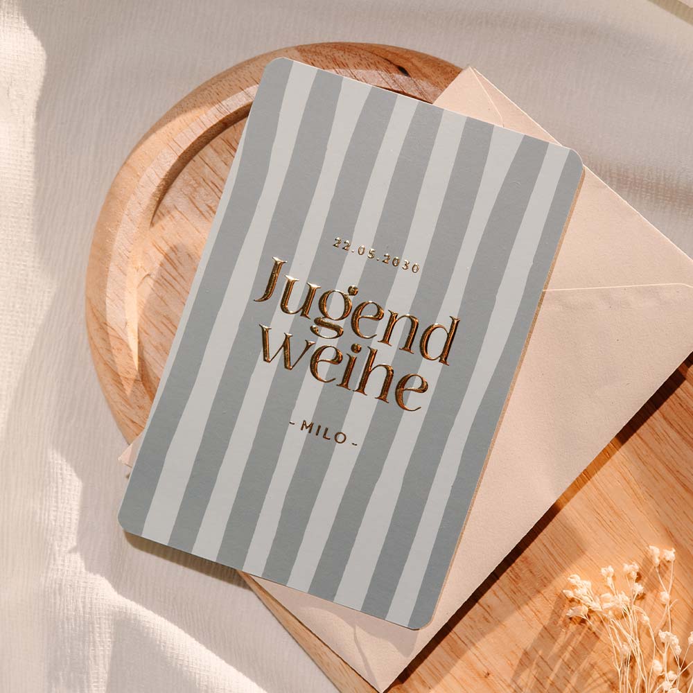 Einladung zur Jugendweihe mit blauen Streifen und Goldfolie